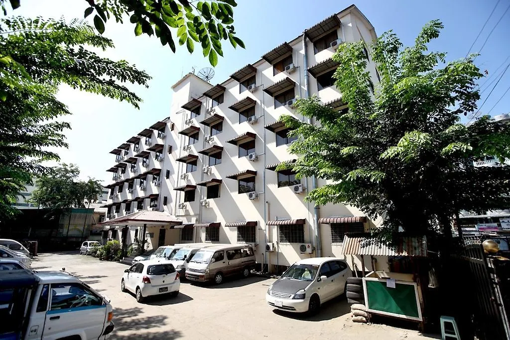 Eden Palace Hotel Янгон
