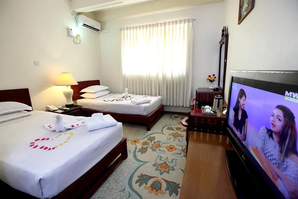 Eden Palace Hotel Янгон