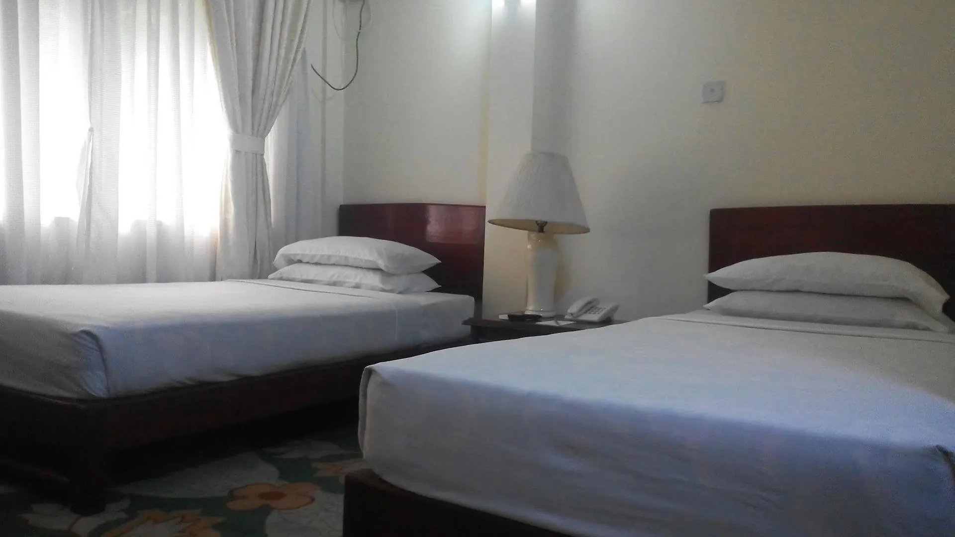 Eden Palace Hotel Янгон