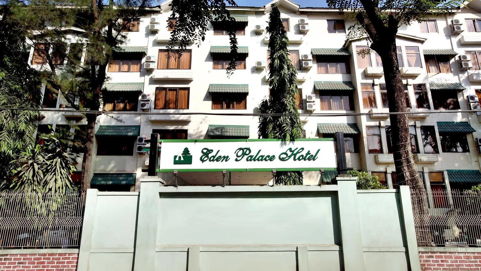 Eden Palace Hotel Янгон