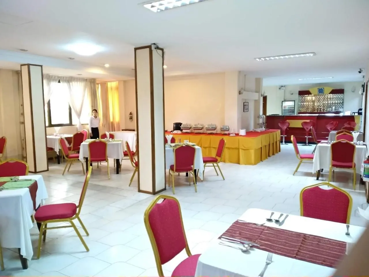 Eden Palace Hotel Янгон